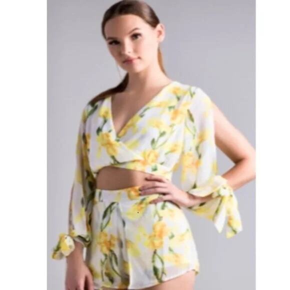 Luxxel Lemon Yellow Floral Cropped Cold Shoulder Wrap Blouse Lined Size M - Picture 2 of 13
